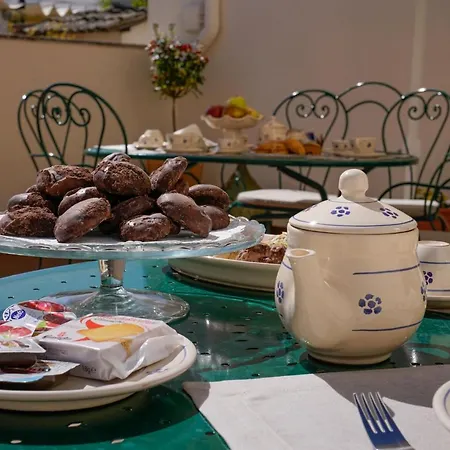 I Sei Volti Bed and Breakfast 4*