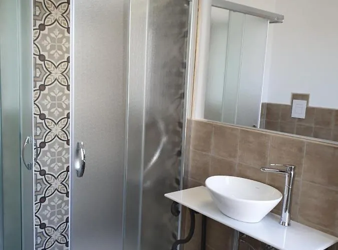 I Sei Volti 4* לצ'ה